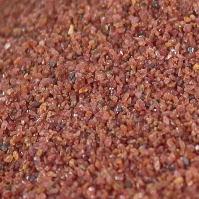 Granátový písek pro pískování 20-40 pletivo